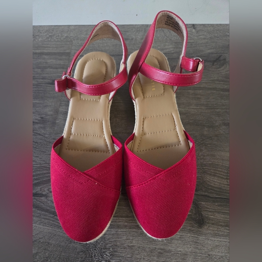 Kelly & Katie neva sandals size 8M NWOT - Picture 2 of 7
